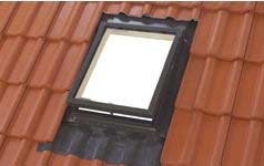 Osvetlitev podstrešij s krovskimi elementi Bramac za vašo streho